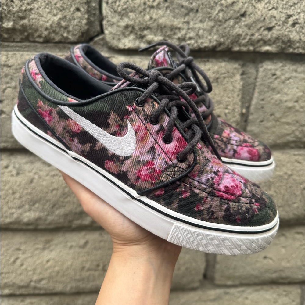 Nike SB  Janoski Floral Canvas Sneakers - Pink and Black